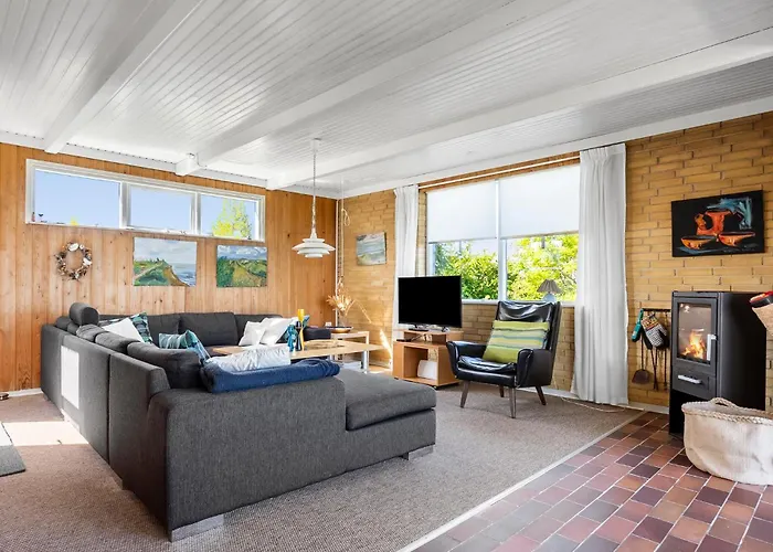 3 Bedroom Gorgeous In Holiday home